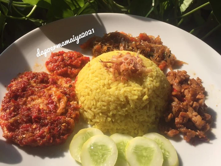 Langkah Gampang Membuat Resep  Nasi Kuning Simple Magic Com yang Bisa Manjain Lidah, Lezat