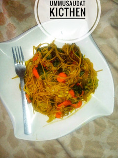 A picture of Fried pasta.