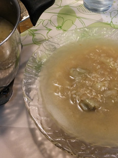 Una foto de Sopa de cebolla y alcachofa