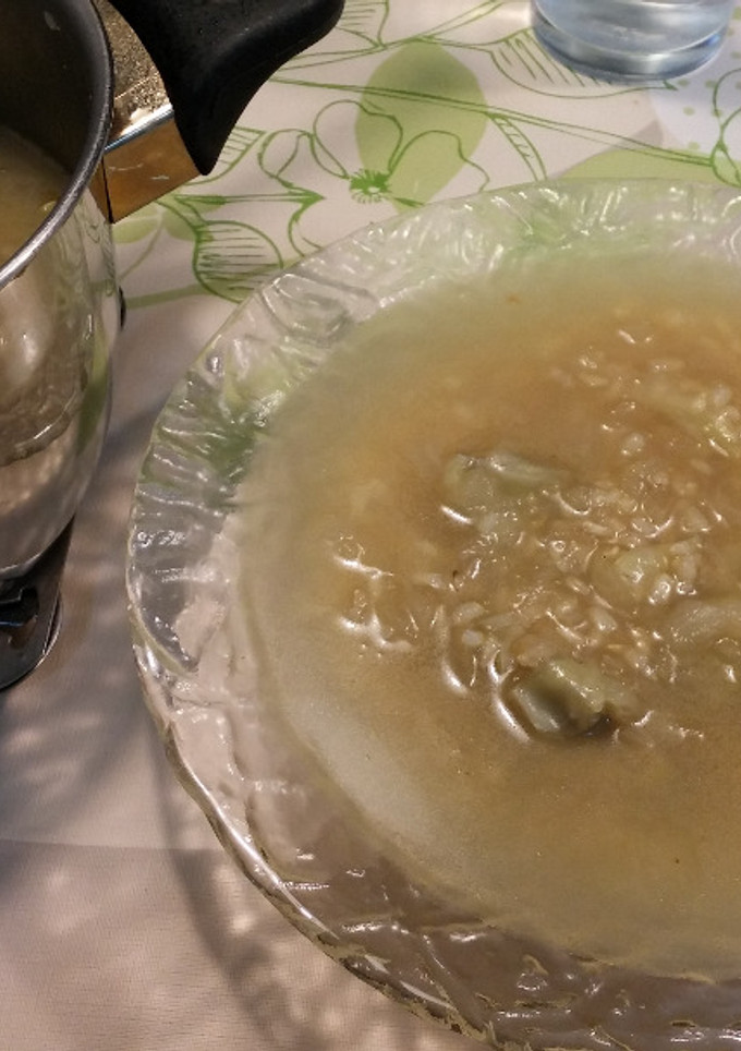 Una foto de Sopa de cebolla y alcachofa