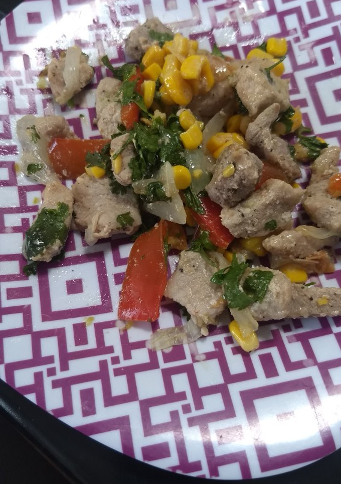 Una foto de Pierna de puerco a la mexicana