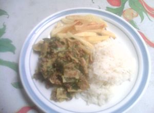 Una foto de Macarrones con espinacas y zuquini