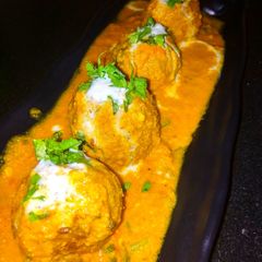 A picture of Raw banana kofta curry.