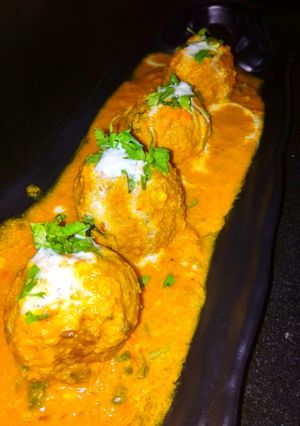 A picture of Raw banana kofta curry.