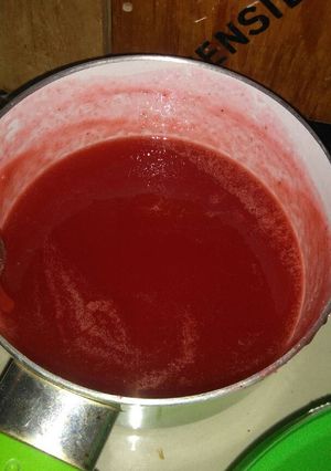 Una foto de Dulce de fresas - Pierre Jesus Valdivia ®
