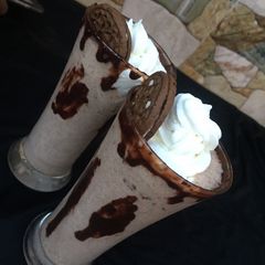 A picture of Oreo milkshake.
