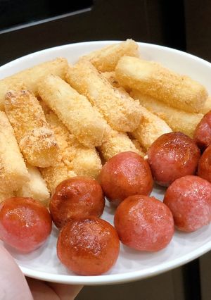 Hình của món Tok phomai - xúc xích chiên - Vài món ăn vặt chiều chiều.