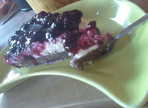 Una foto de Cheesecake de frutos rojos sin horno