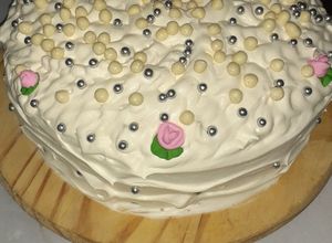 Una foto de Bizcochuelo para torta grande! En molde de lata de membrillo!