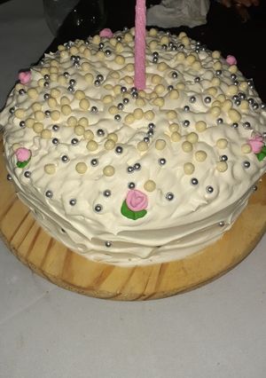 Una foto de Bizcochuelo para torta grande! En molde de lata de membrillo!