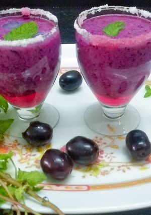 A picture of Black plum smoothie.