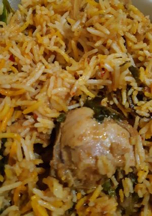 A picture of Chicken masala pulao.