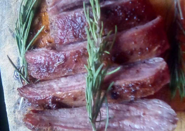 How to Prepare Ultimate Pan-Seared Steak with Rosemary and Garlic Butter