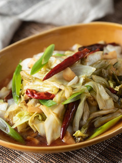 【蔬食】醋溜高麗菜 - {家常經典} 的食譜成品照片