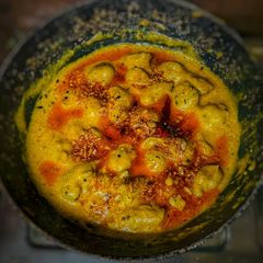 A picture of Kadhi pakore.
