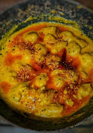 A picture of Kadhi pakore.