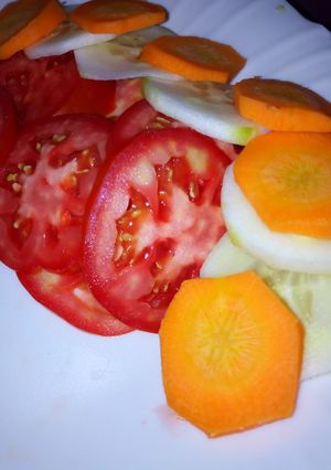 A picture of Fresh and healthy #noheatsnack.