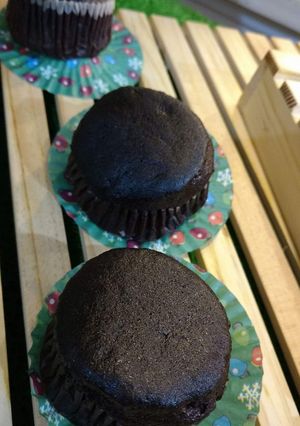 A picture of Dark chocolate cupcakes.