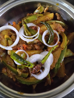 झटपट परवल आलू की सब्जी रेसिपी मुख्य फोटो