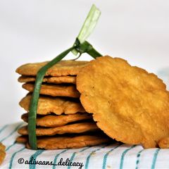 A picture of Wheat Mathri.