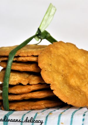 A picture of Wheat Mathri.