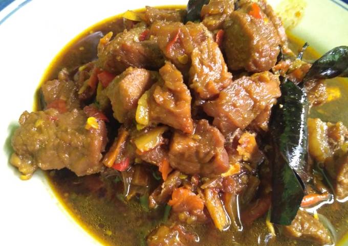 Semur Daging Sapi - Daging Sapi Kuah Kecap Pedas