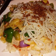 A picture of Singaporian Rice Restaurant Style.