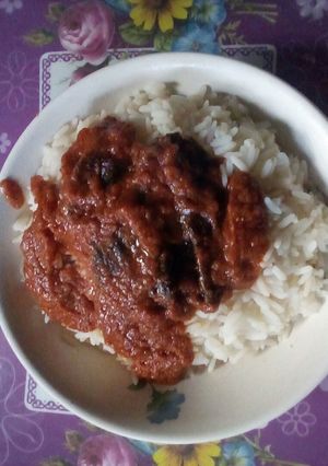 A picture of Quick white rice and kilishi sauce.