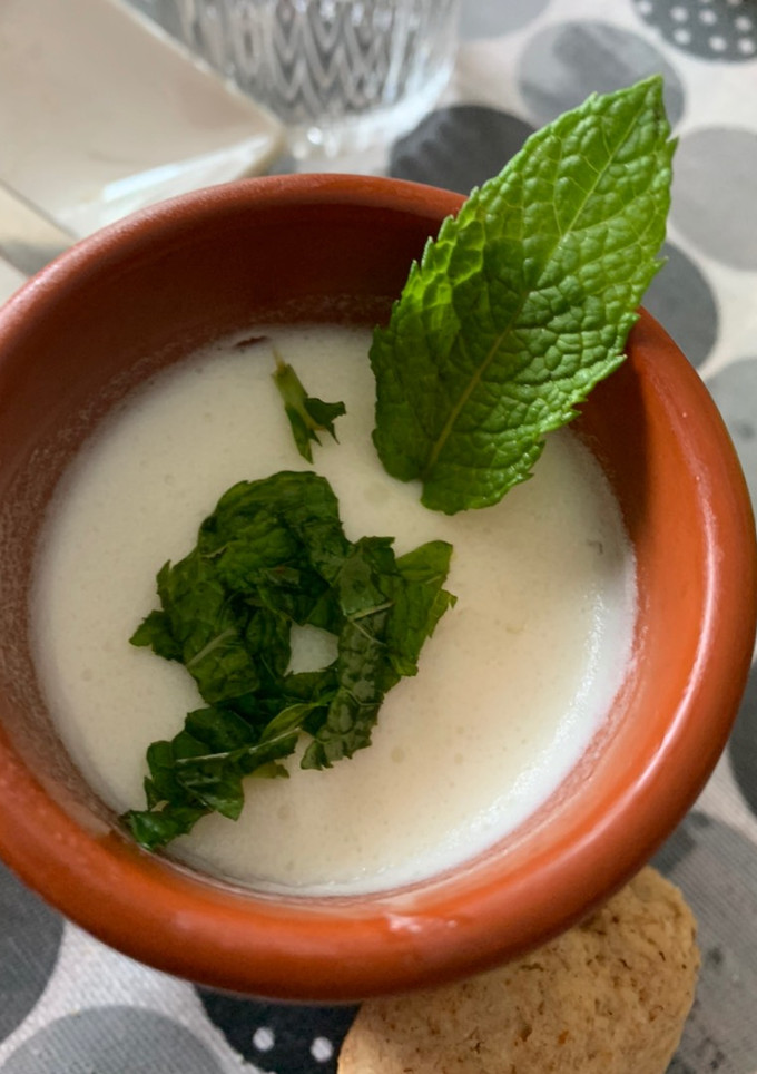 Una foto de Mousse de limón 🍋🍋🍋🍋