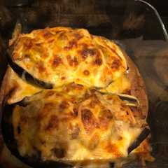 Una foto de Berenjenas rellenas con atún y gambas