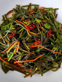 涼拌海帶絲 的食譜成品照片