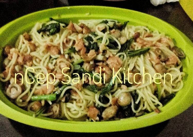 Bahan meracik Spaghetti Salmon Asap, Bisa Manjain Lidah