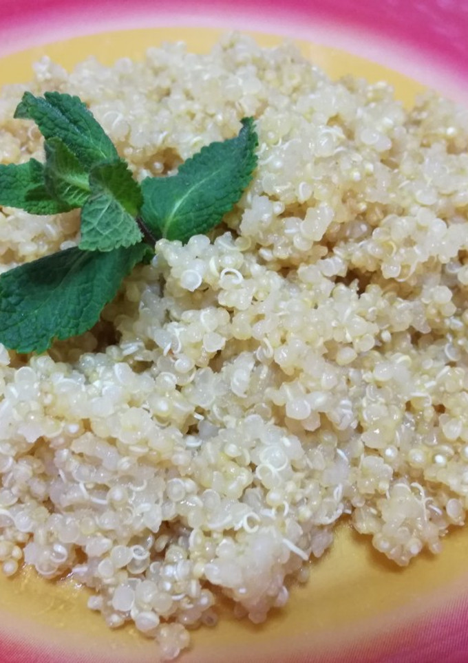 Una foto de Quinoa con hierbabuena y limón 🌿🍋