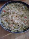 Spaghetti con crema y chile verde