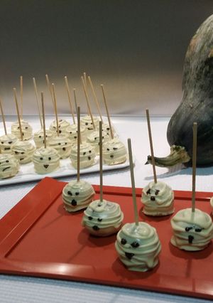 Una foto de Momias cake-pop (3 ingredientes)