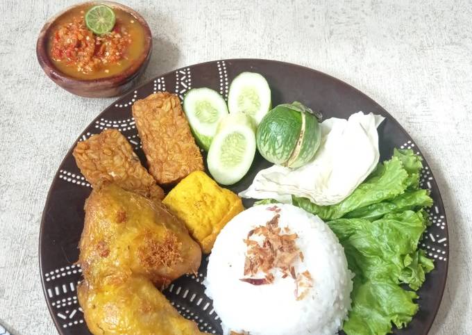 Resep Ayam Penyet Surabaya Oleh Febry Caturia Cookpad