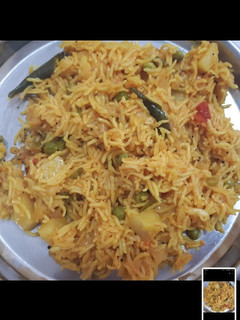તુવેર દાળ ની વઘારેલી ખીચડી (Tuver Dal Vaghareli Khichdi Recipe In Gujarati) રેસીપી મુખ્ય ફોટો