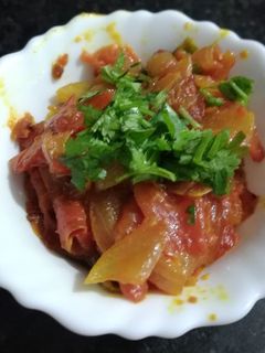 टमाटर प्याज की चटनी (Tamatar pyaz ki chutney recipe in hindi) रेसिपी मुख्य फोटो