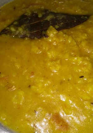 A picture of Dal fry.