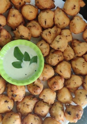 ஆந்திரா ஸ்ட்ரீட் புட் புனுகுலு (Punukulu recipe in tamil) செய்முறை முக்கிய புகைப்படம்
