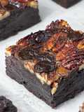 Brownies Hồ Đào Đường Nâu - Pecan Pie Brownies