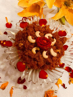 गाजर का हलवा (gajar ka halwa recipe in Hindi) रेसिपी मुख्य फोटो