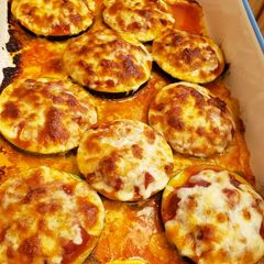 A picture of Mini Zucchini Pizzas.