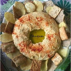 A picture of Hummus.