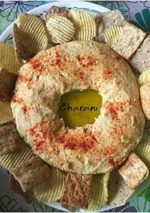 A picture of Hummus.