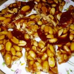 A picture of Peanut chikki recipe.
