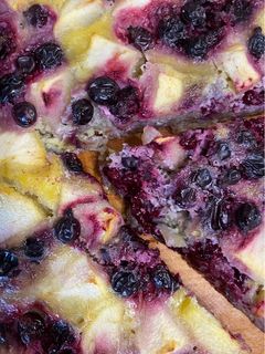 Фото Вівсяний пиріг з яблуками і смородиною🥮.