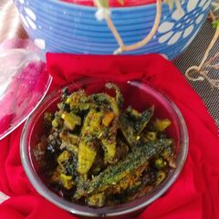 A picture of Bitter gourd with twist.