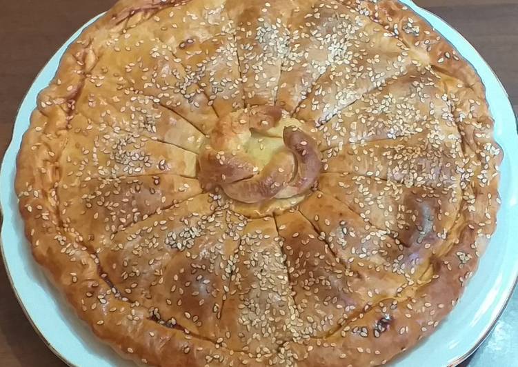 Torta salata ricotta, panna, wurstel