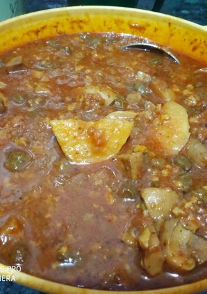 A picture of Aloo Choliya with mushrooms.